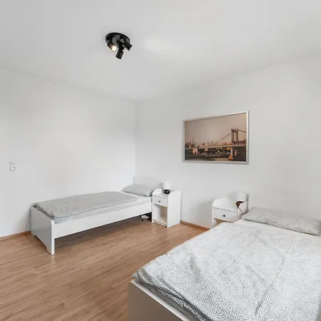 Апартаменты Modernes Mit Balkon *
